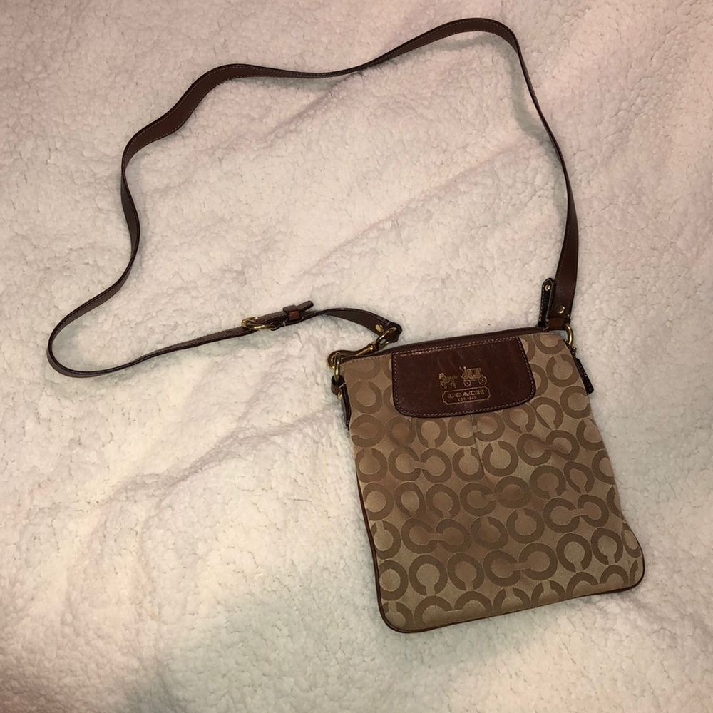Authentic Coach crossbody bag 💫